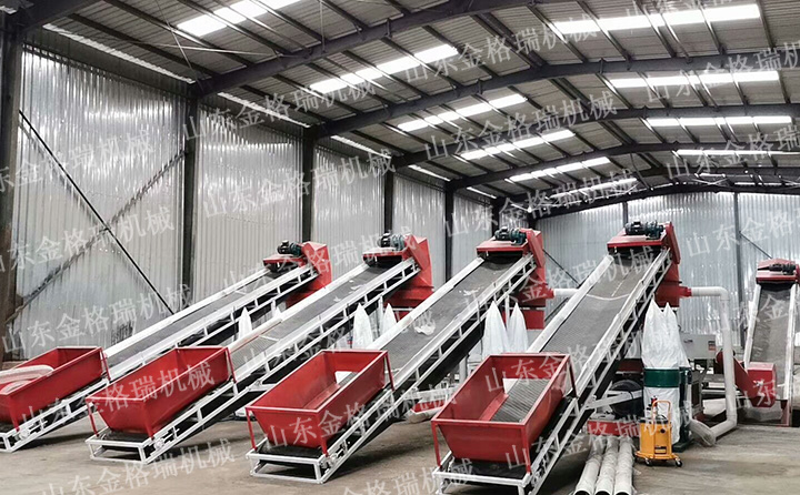 秸稈壓塊機(jī)現(xiàn)場(chǎng).jpg 秸稈壓塊機(jī)現(xiàn)場(chǎng).jpg