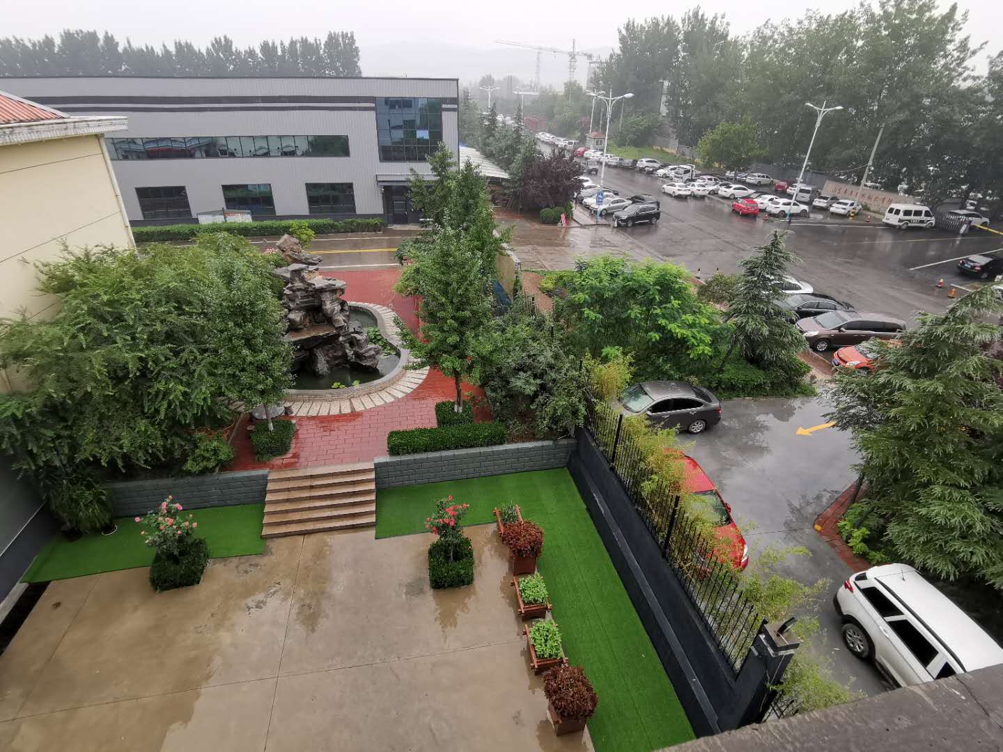 山東金格瑞采取花園式工廠設(shè)計(jì) 山東金格瑞采取花園式工廠設(shè)計(jì)