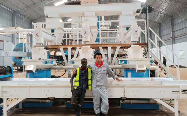 烏干達木屑制粒機調試現場.jpg 烏干達木屑制粒機調試現場.jpg