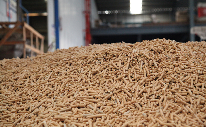 生物質(zhì)固體燃料.JPG 生物質(zhì)固體燃料.JPG