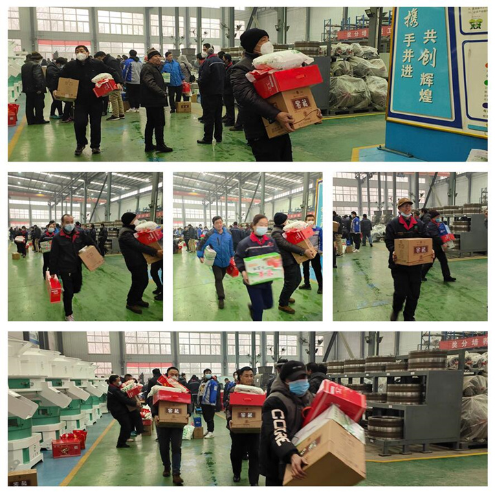 福利發放現場井然有序,每位員工的臉上洋溢著笑容。公司發放的春節福利不但體現了公司對員工細致入微的關懷,更傳遞了公司一直倡導的關心關愛員工的文化理念。.jpg 福利發放現場井然有序,每位員工的臉上洋溢著笑容。公司發放的春節福利不但體現了公司對員工細致入微的關懷,更傳遞了公司一直倡導的關心關愛員工的文化理念。.jpg