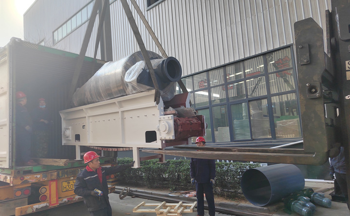 木屑顆粒機生產(chǎn)線發(fā)往英國倫敦,這是年產(chǎn)2萬噸的顆粒機生產(chǎn)線設(shè)備.jpg 木屑顆粒機生產(chǎn)線發(fā)往英國倫敦,這是年產(chǎn)2萬噸的顆粒機生產(chǎn)線設(shè)備.jpg